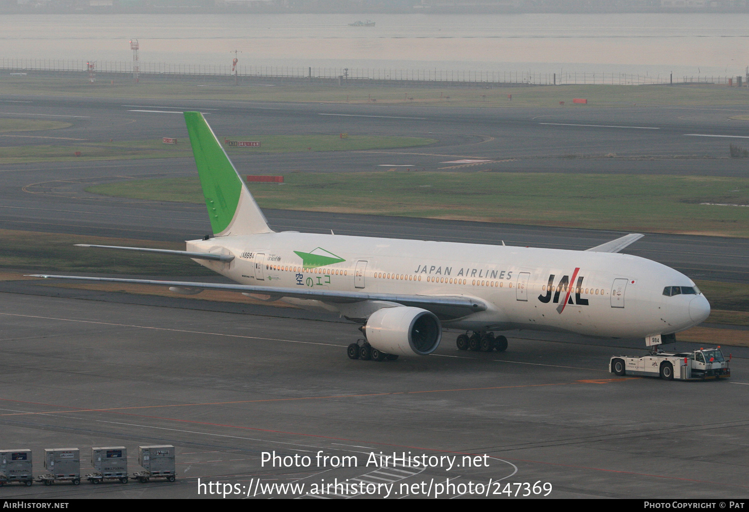 Aircraft Photo of JA8984 | Boeing 777-246 | Japan Airlines - JAL | AirHistory.net #247369