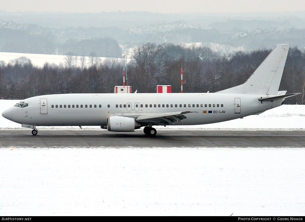 Aircraft Photo of EC-LAV | Boeing 737-408 | AirHistory.net #247645