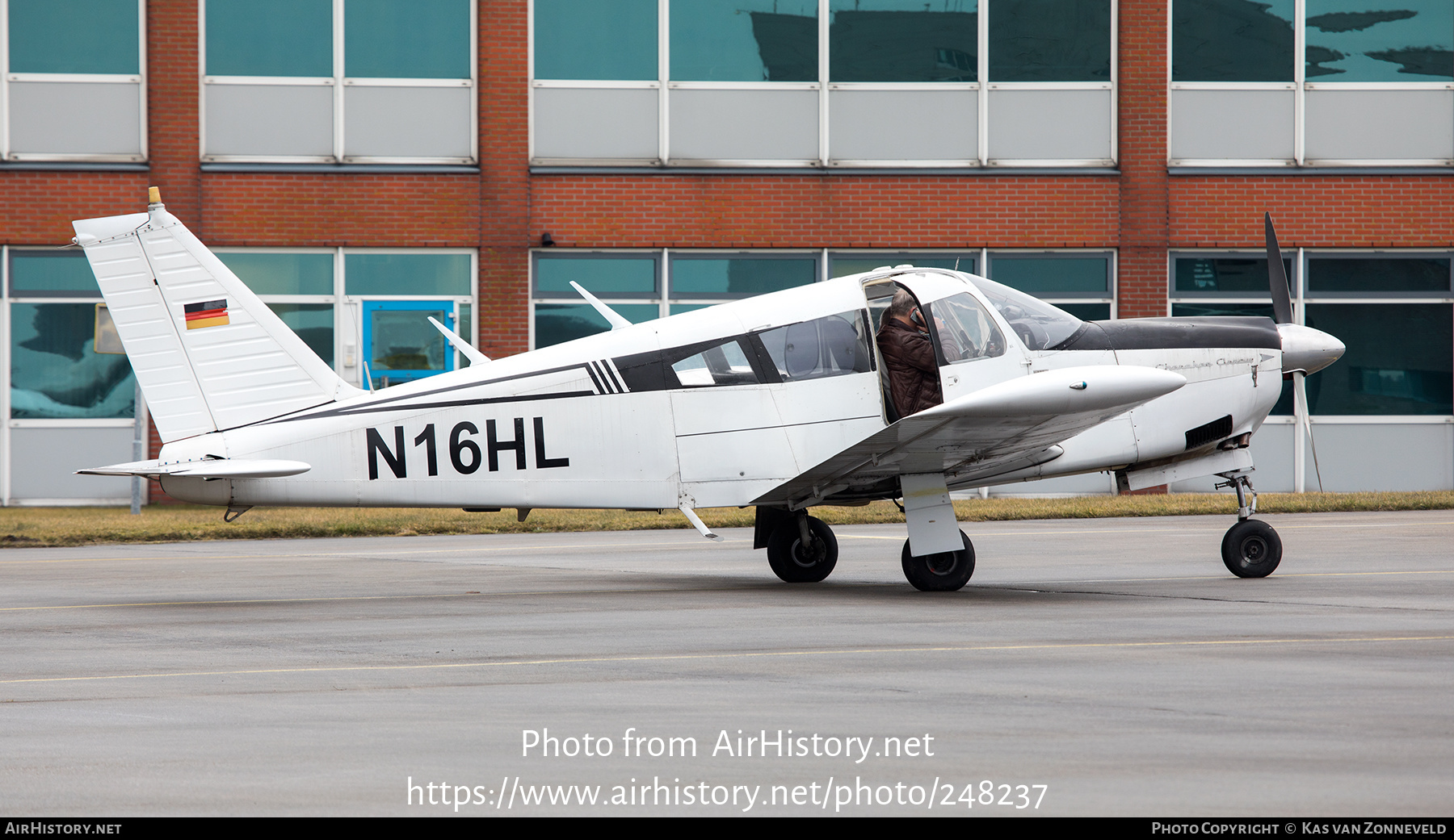 Aircraft Photo of N16HL | Piper PA-28R-180 Cherokee Arrow | AirHistory.net #248237