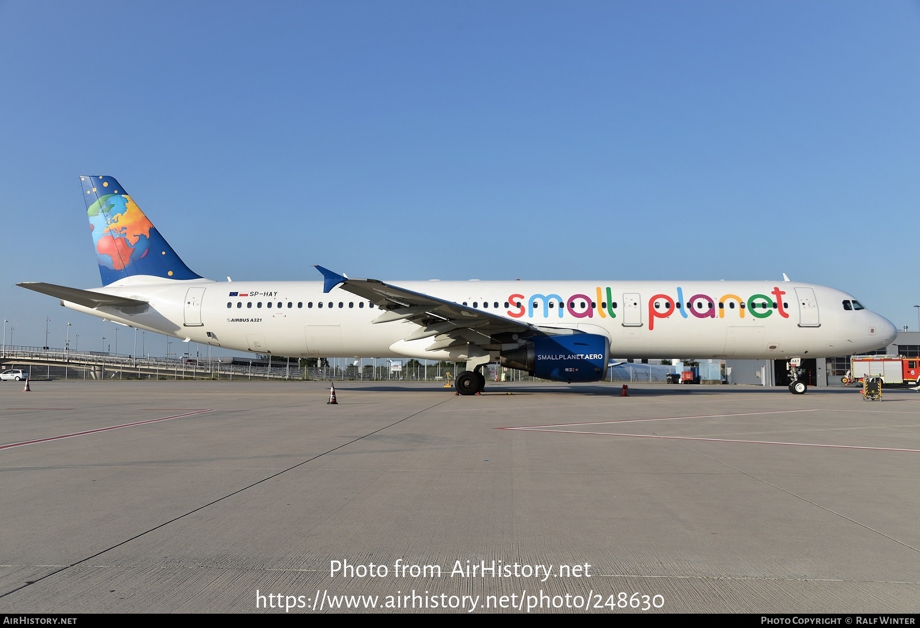 Aircraft Photo of SP-HAY | Airbus A321-211 | Small Planet Airlines | AirHistory.net #248630