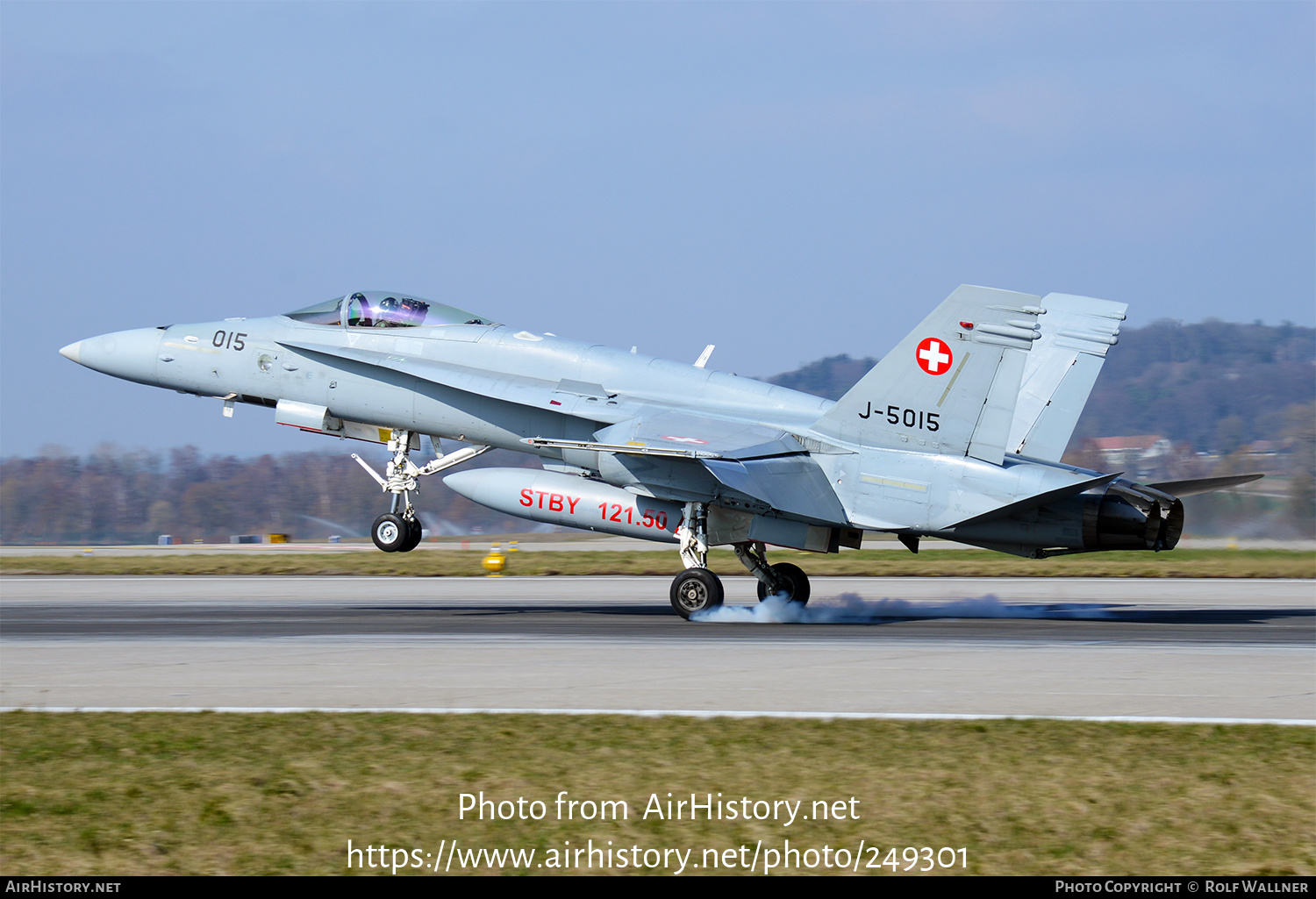 Aircraft Photo of J-5015 | McDonnell Douglas F/A-18C Hornet | Switzerland - Air Force | AirHistory.net #249301