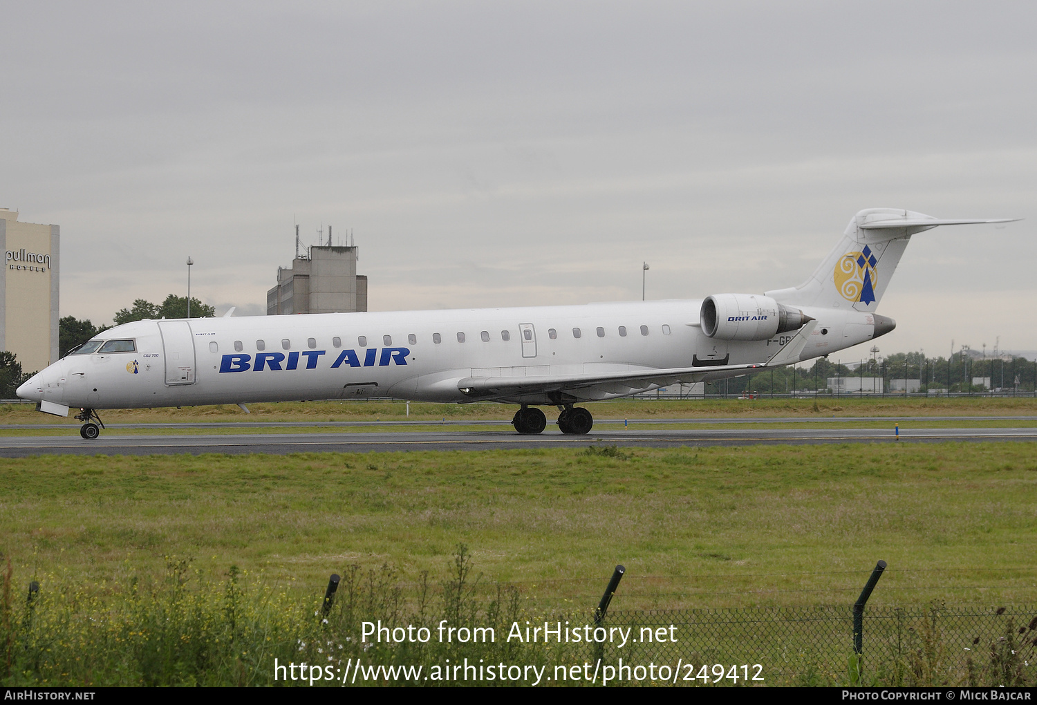 Aircraft Photo of F-GRZA | Bombardier CRJ-701 (CL-600-2C10) | Brit Air | AirHistory.net #249412