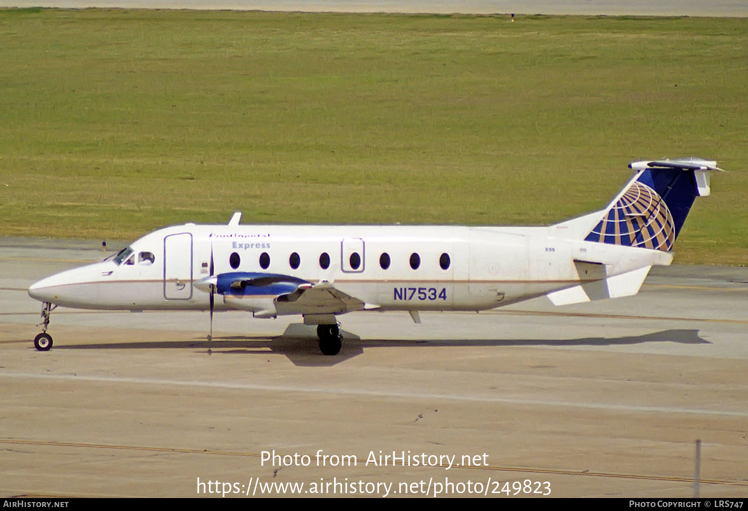 Aircraft Photo of N17534 | Beech 1900D | Continental Express | AirHistory.net #249823