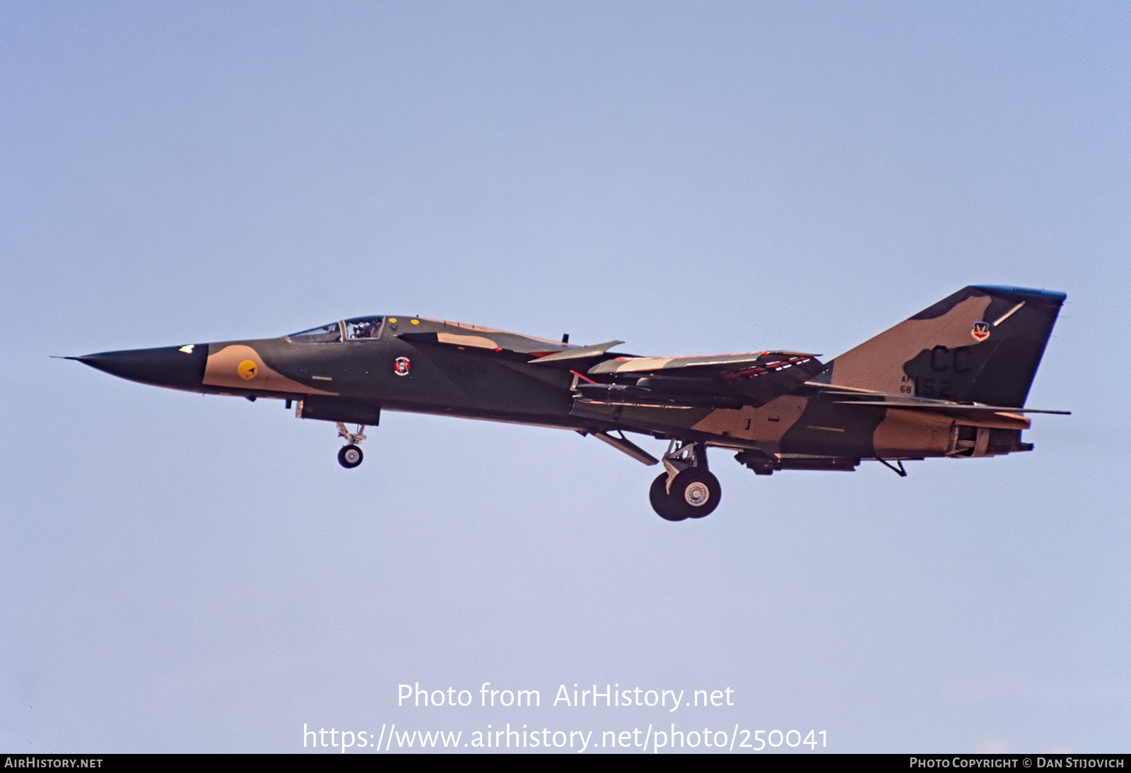 Aircraft Photo of 68-0152 / AF68152 | General Dynamics F-111D Aardvark | USA - Air Force | AirHistory.net #250041