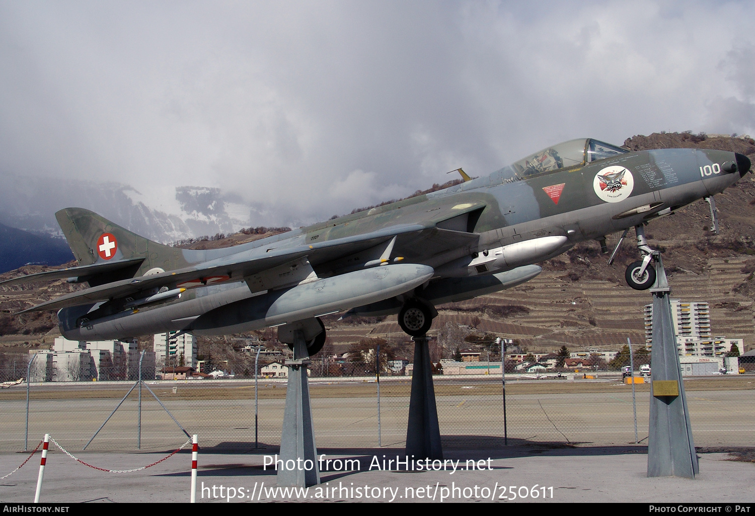 Aircraft Photo of J-4100 | Hawker Hunter F58 | Switzerland - Air Force | AirHistory.net #250611