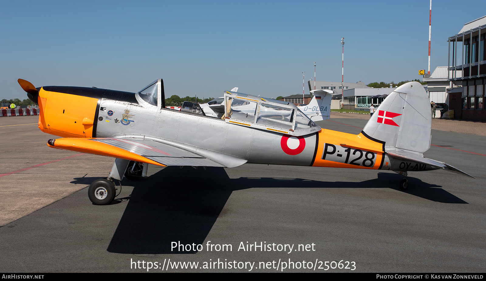 Aircraft Photo of OY-AVL / P-128 | De Havilland DHC-1 Chipmunk Mk22 | Denmark - Air Force | AirHistory.net #250623