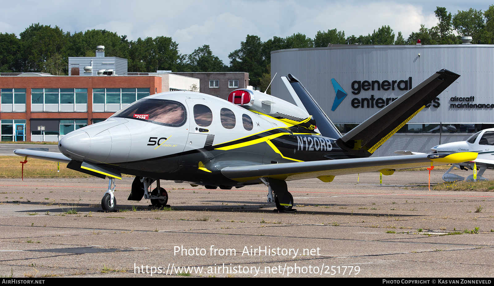 Aircraft Photo of N120RB | Cirrus SF-50 Vision G2 | AirHistory.net #251779