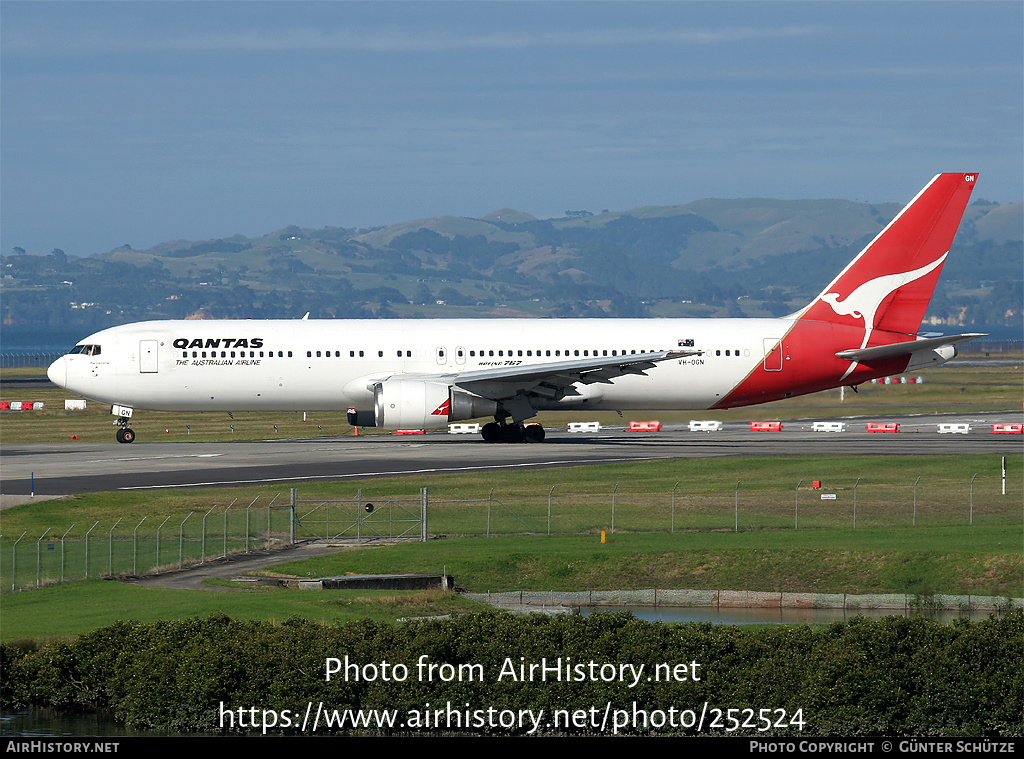 Aircraft Photo of VH-OGN | Boeing 767-338/ER | Qantas | AirHistory.net #252524