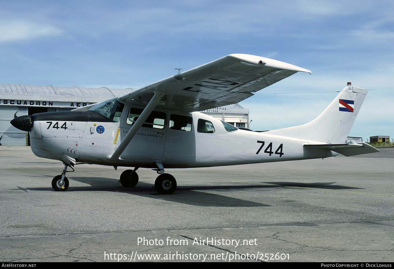 Aircraft Photo of 744 | Cessna 206... | Uruguay - Air Force | AirHistory.net #252601