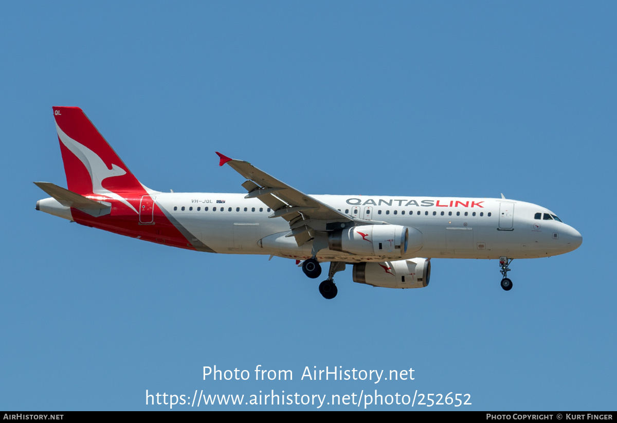 Aircraft Photo of VH-JQL | Airbus A320-232 | QantasLink | AirHistory.net #252652