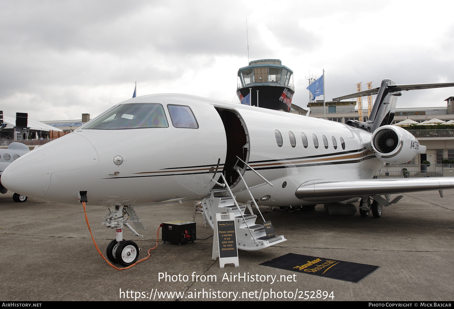 Aircraft Photo of N413HB | Raytheon Hawker 4000 Horizon | AirHistory.net #252894