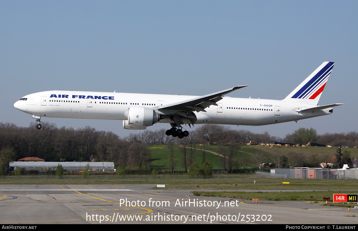 Aircraft Photo of F-GSQP | Boeing 777-328/ER | Air France | AirHistory.net #253202