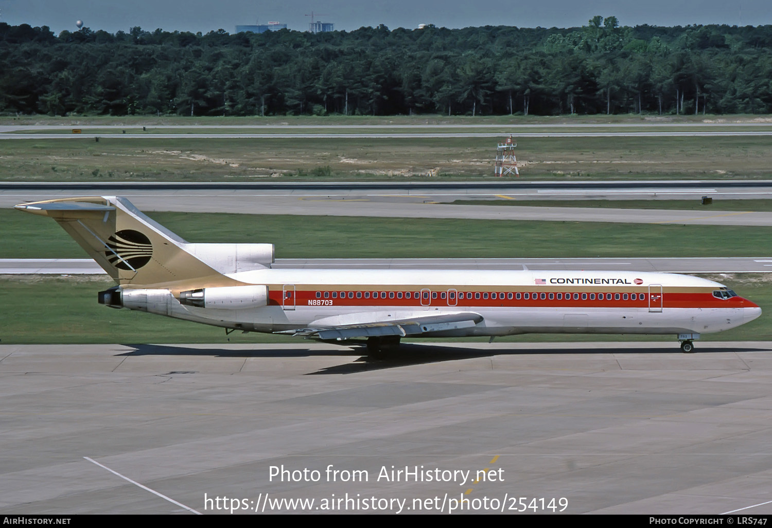 Aircraft Photo of N88703 | Boeing 727-224 | Continental Airlines | AirHistory.net #254149