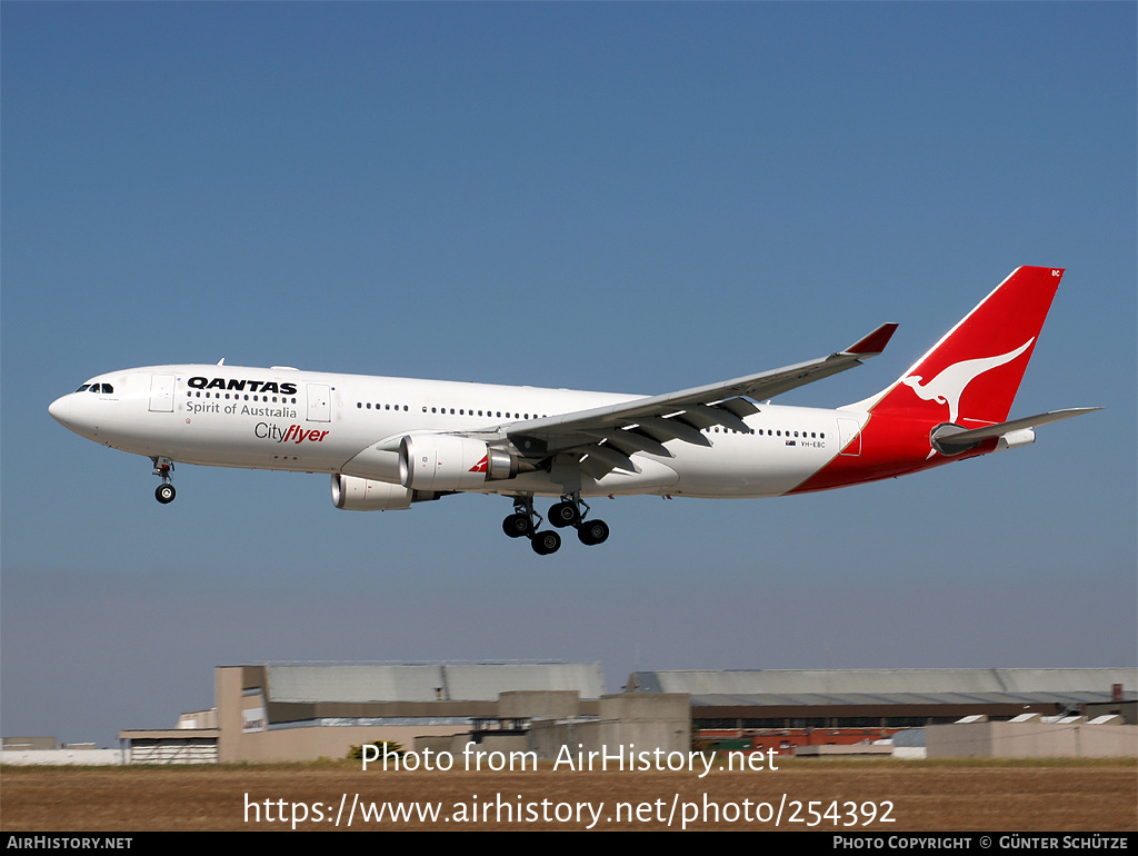 Aircraft Photo of VH-EBC | Airbus A330-202 | Qantas | AirHistory.net #254392