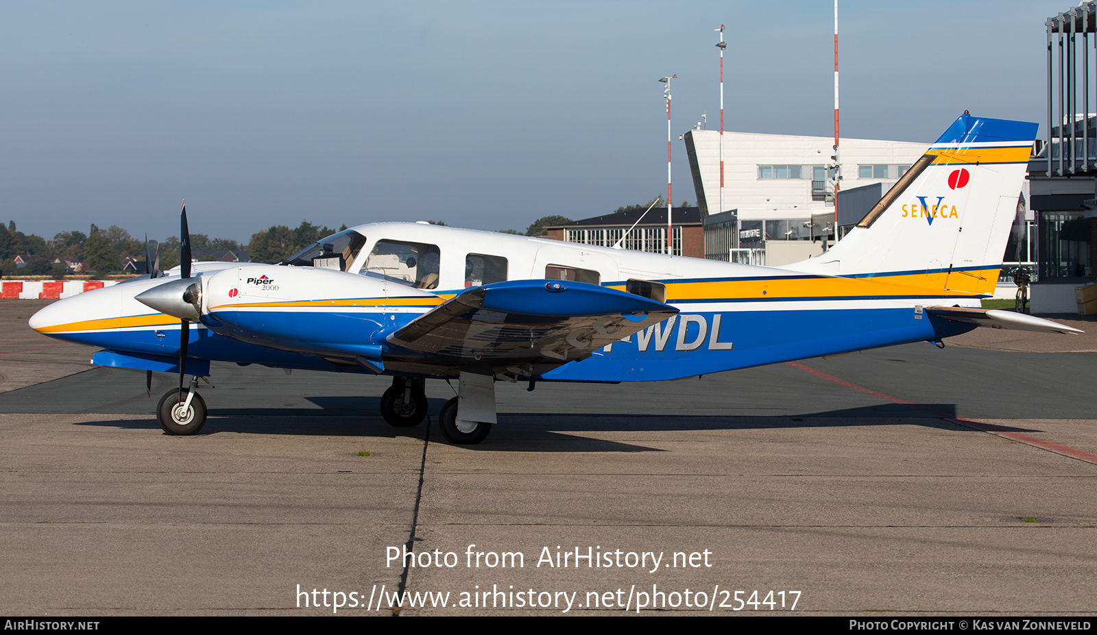 Aircraft Photo of PH-WDL | Piper PA-34-220T Seneca V | AirHistory.net #254417