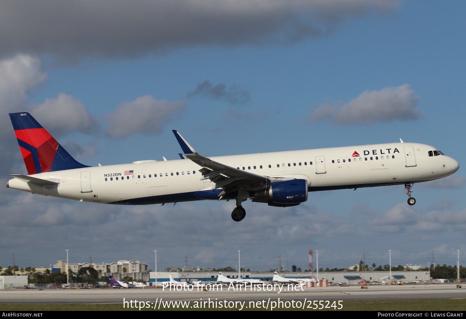 Aircraft Photo of N322DN | Airbus A321-211 | Delta Air Lines | AirHistory.net #255245