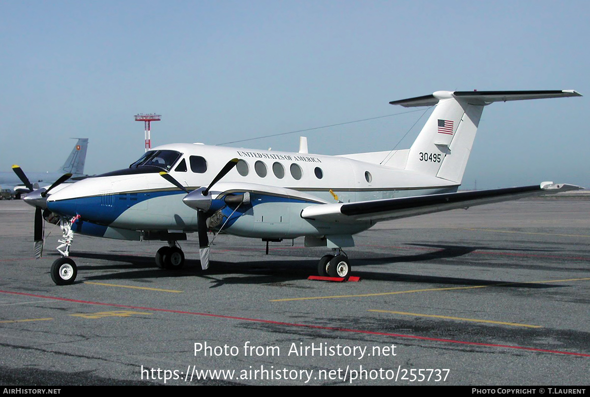 Aircraft Photo of 83-0495 / 30495 | Beech C-12D Huron | USA - Air Force | AirHistory.net #255737