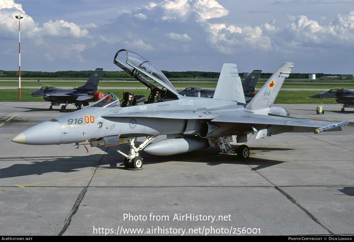 Aircraft Photo of 188916 | McDonnell Douglas CF-188B Hornet | Canada - Air Force | AirHistory.net #256001