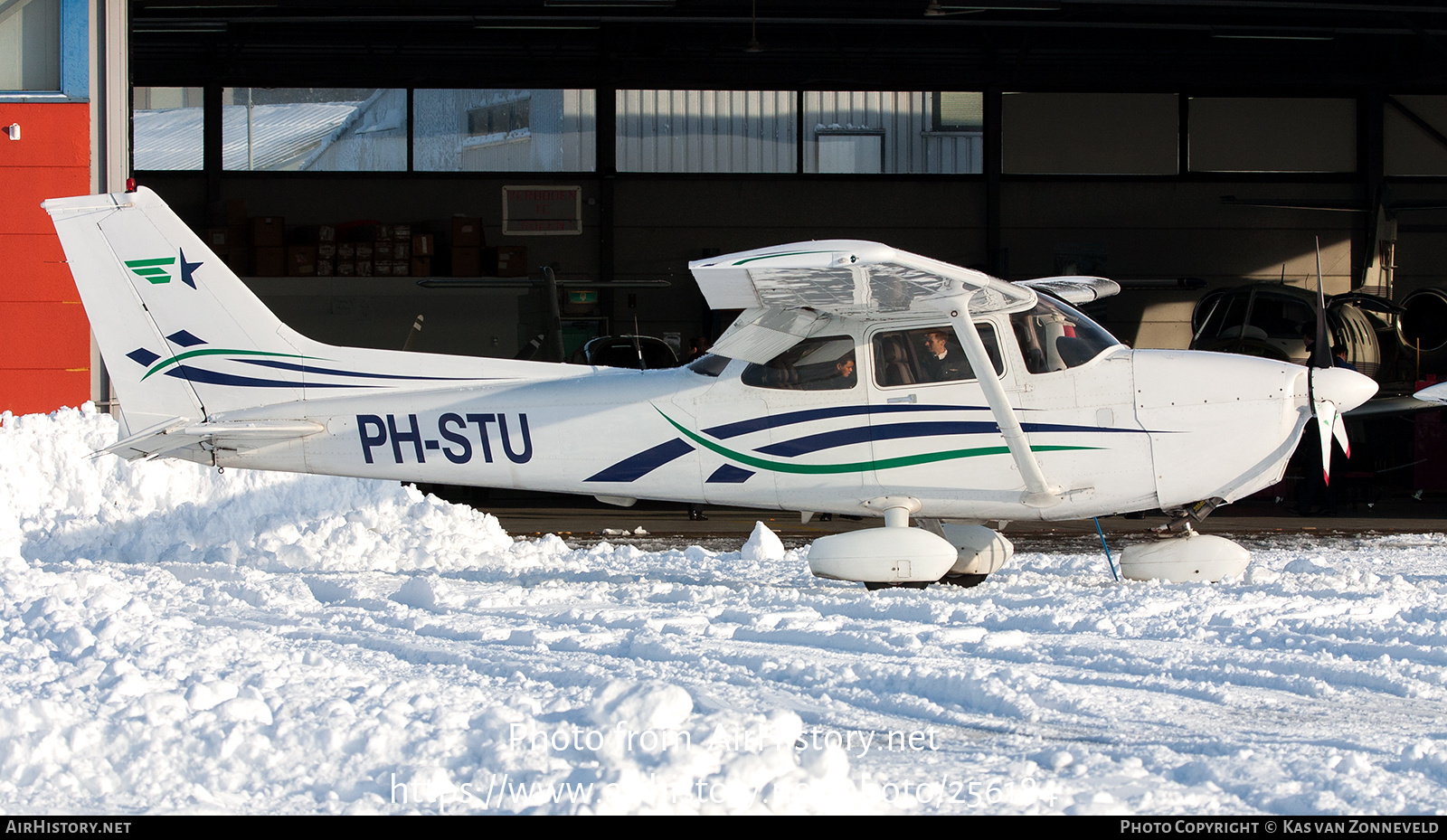 Aircraft Photo of PH-STU | Cessna 172R Skyhawk | AirHistory.net #256184