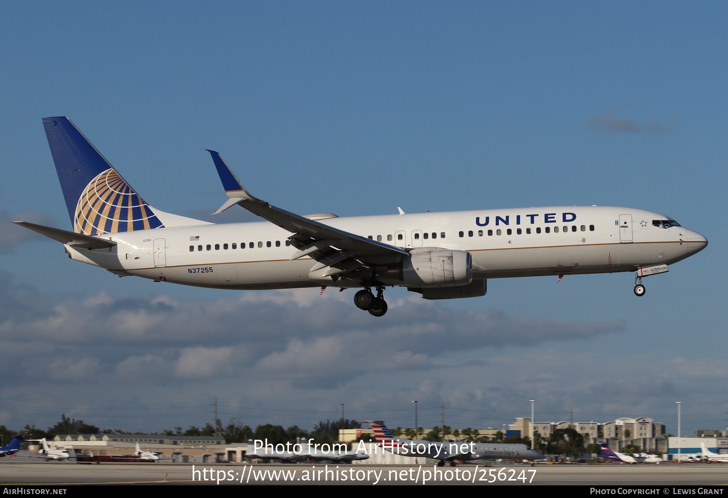 Aircraft Photo of N37255 | Boeing 737-824 | United Airlines | AirHistory.net #256247