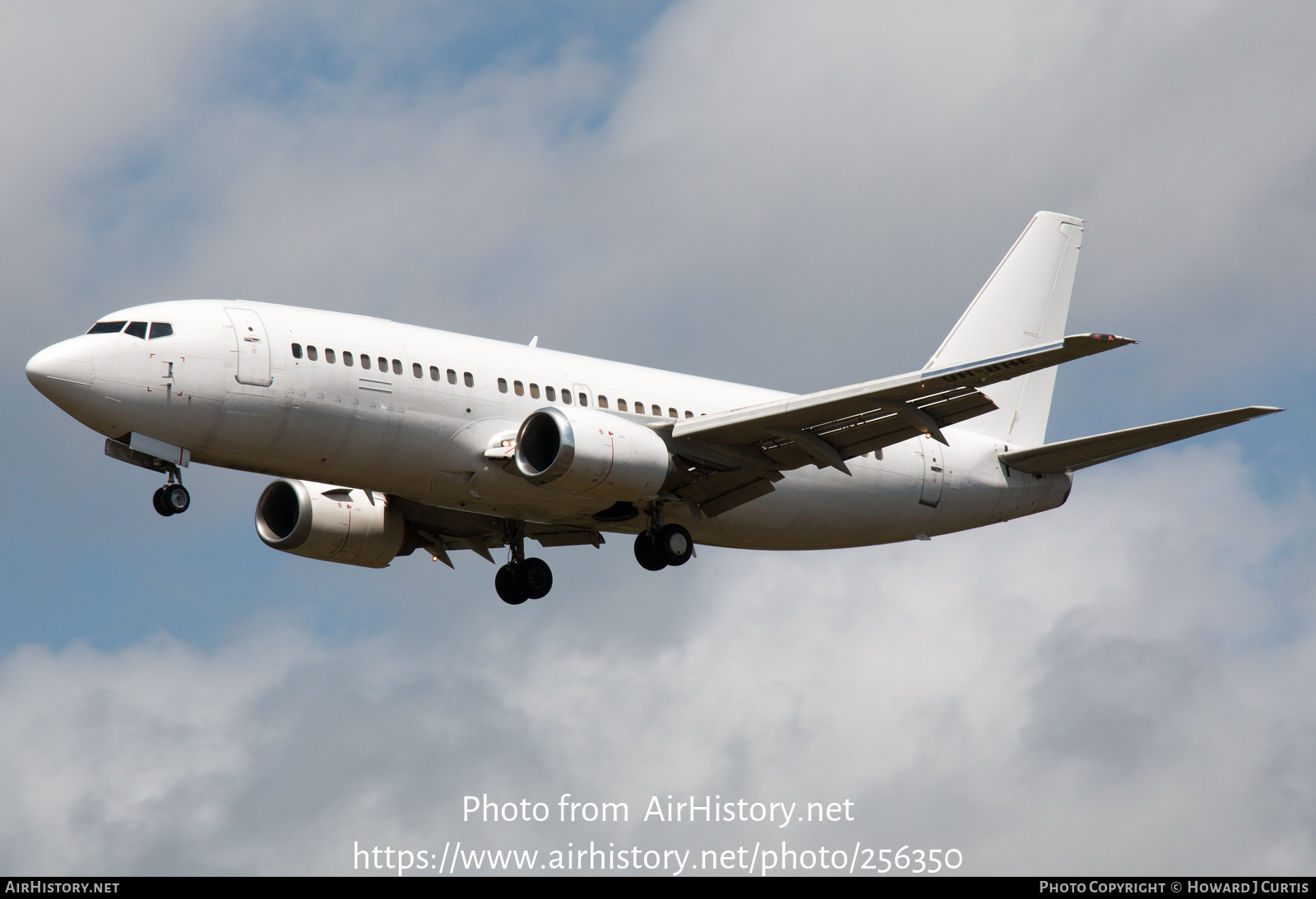 Aircraft Photo of 9H-BRE | Boeing 737-3Y0(QC) | AirHistory.net #256350