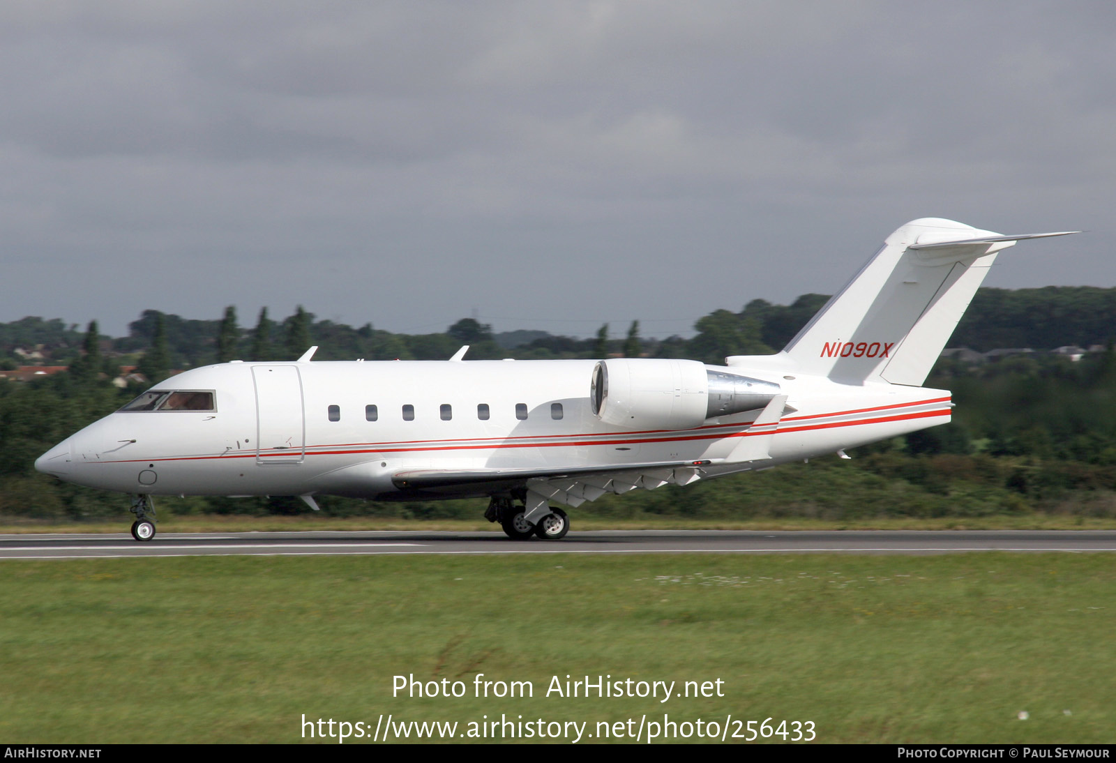 Aircraft Photo of N1090X | Bombardier Challenger 604 (CL-600-2B16) | AirHistory.net #256433