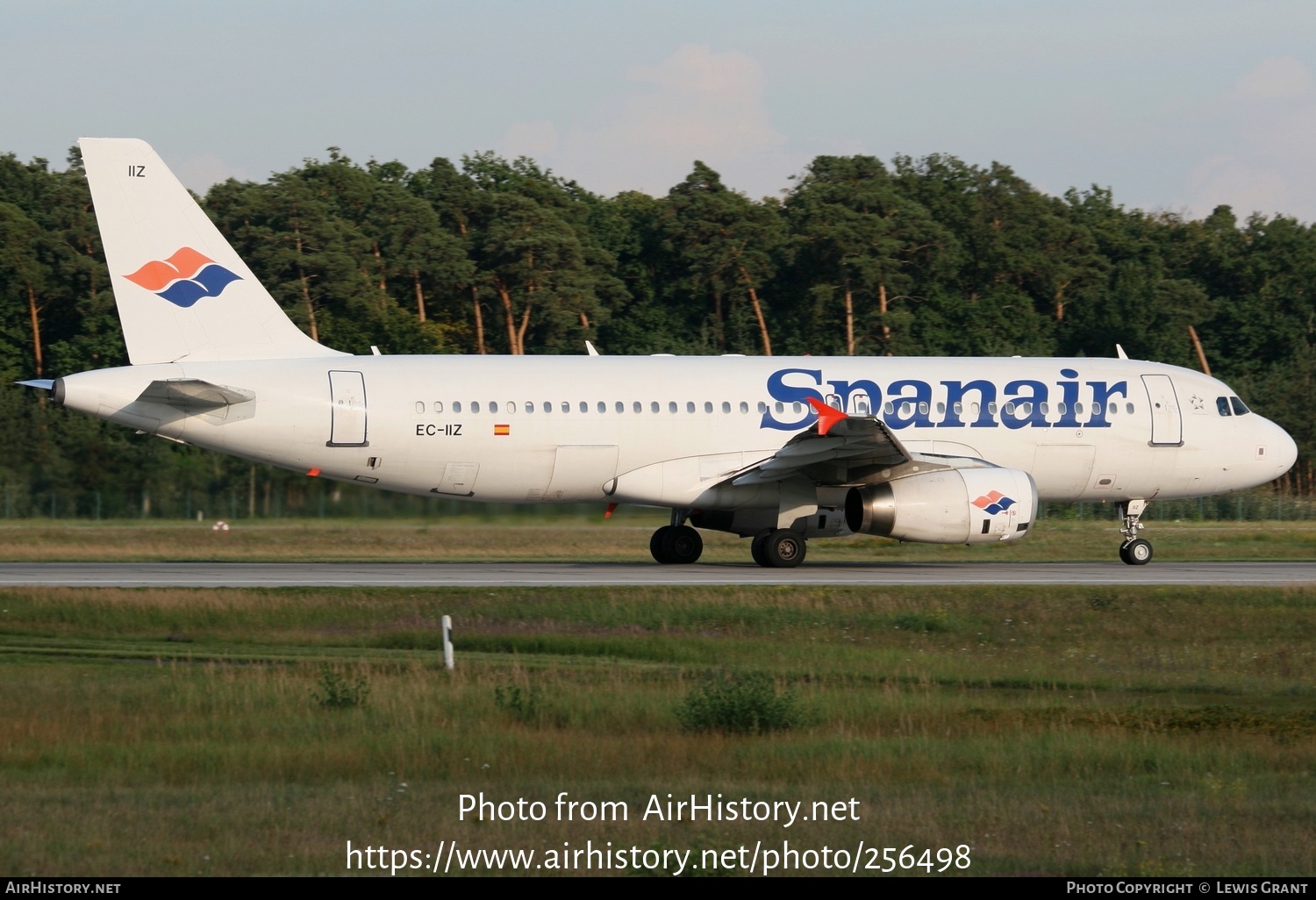 Aircraft Photo of EC-IIZ | Airbus A320-232 | Spanair | AirHistory.net #256498