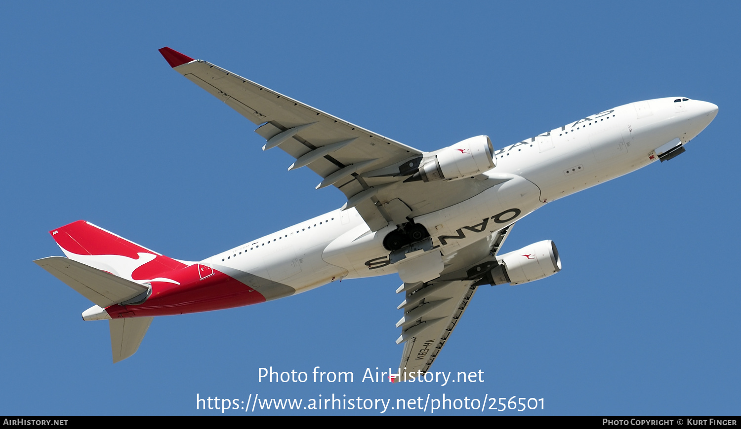 Aircraft Photo of VH-EBM | Airbus A330-202 | Qantas | AirHistory.net #256501