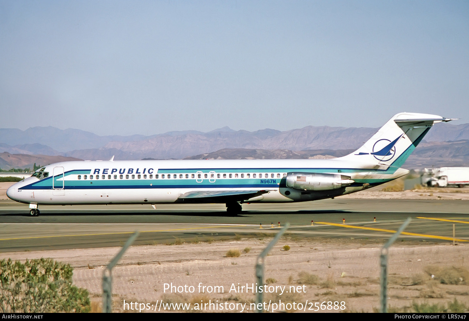 Aircraft Photo of N967N | McDonnell Douglas DC-9-31 | Republic Airlines | AirHistory.net #256888