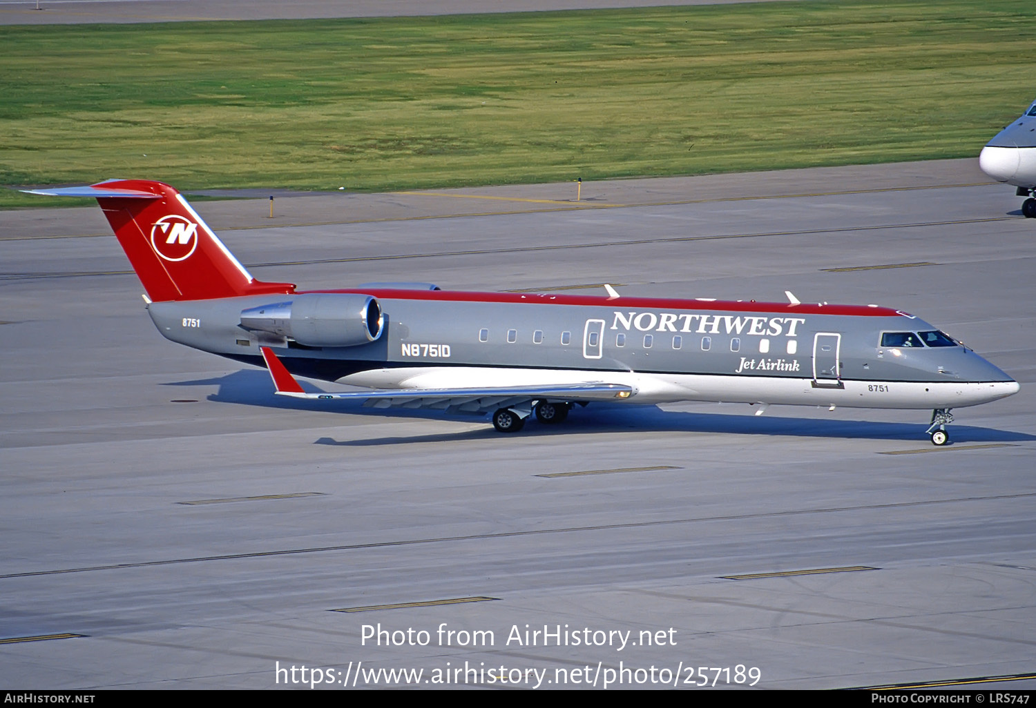 Aircraft Photo of N8751D | Bombardier CRJ-200ER (CL-600-2B19) | Northwest Jet Airlink | AirHistory.net #257189