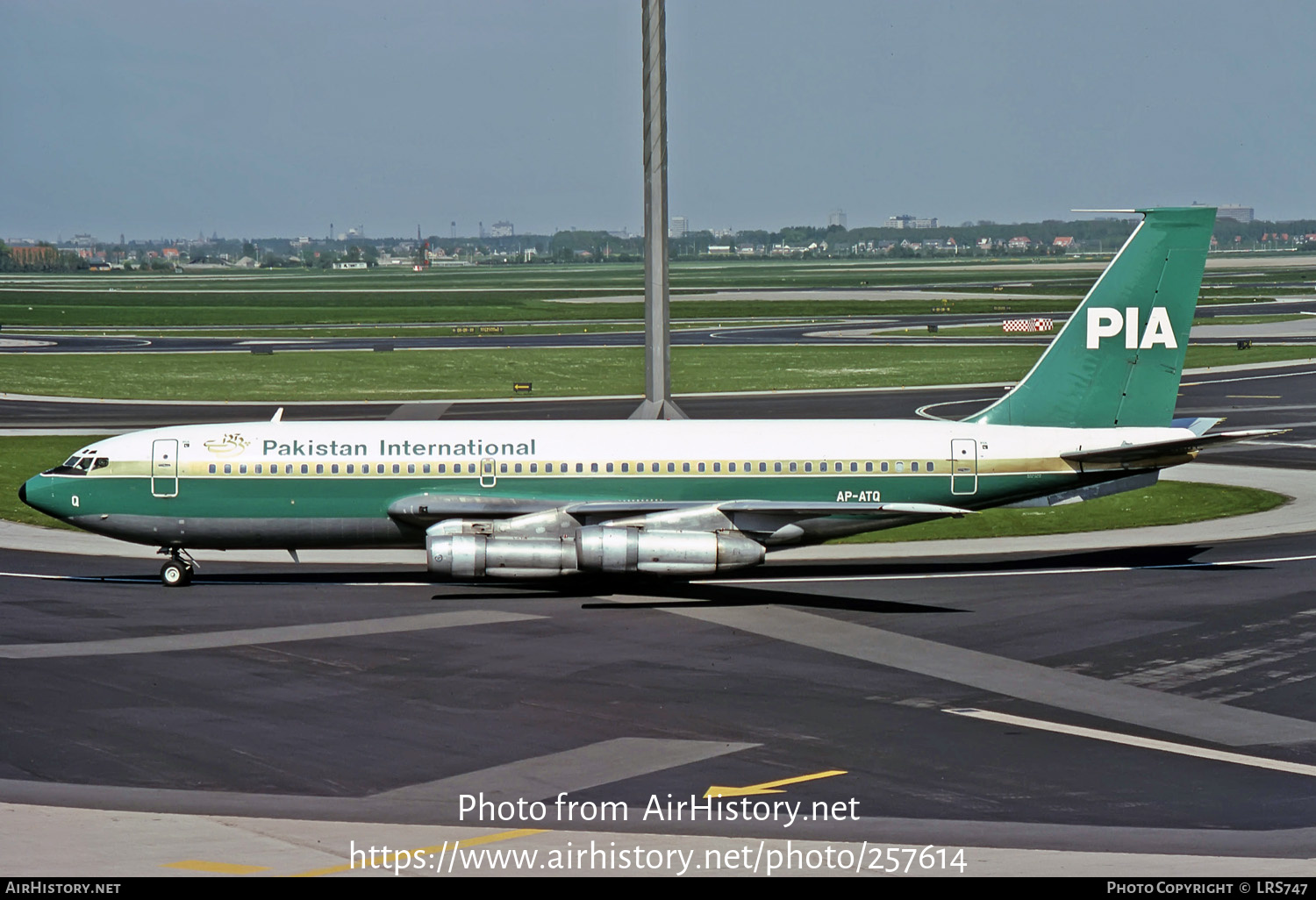 Aircraft Photo of AP-ATQ | Boeing 720-040B | Pakistan International Airlines - PIA | AirHistory.net #257614