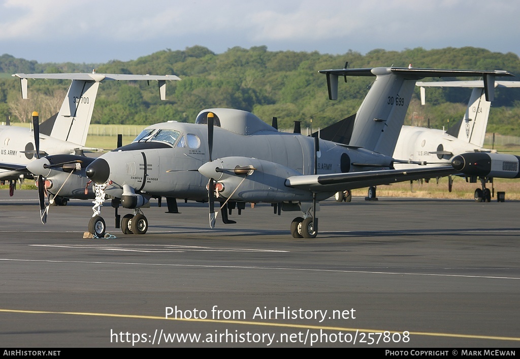 Aircraft Photo of 93-0699 / 30699 | Beech RC-12Q Huron (A200CT) | USA - Army | AirHistory.net #257808