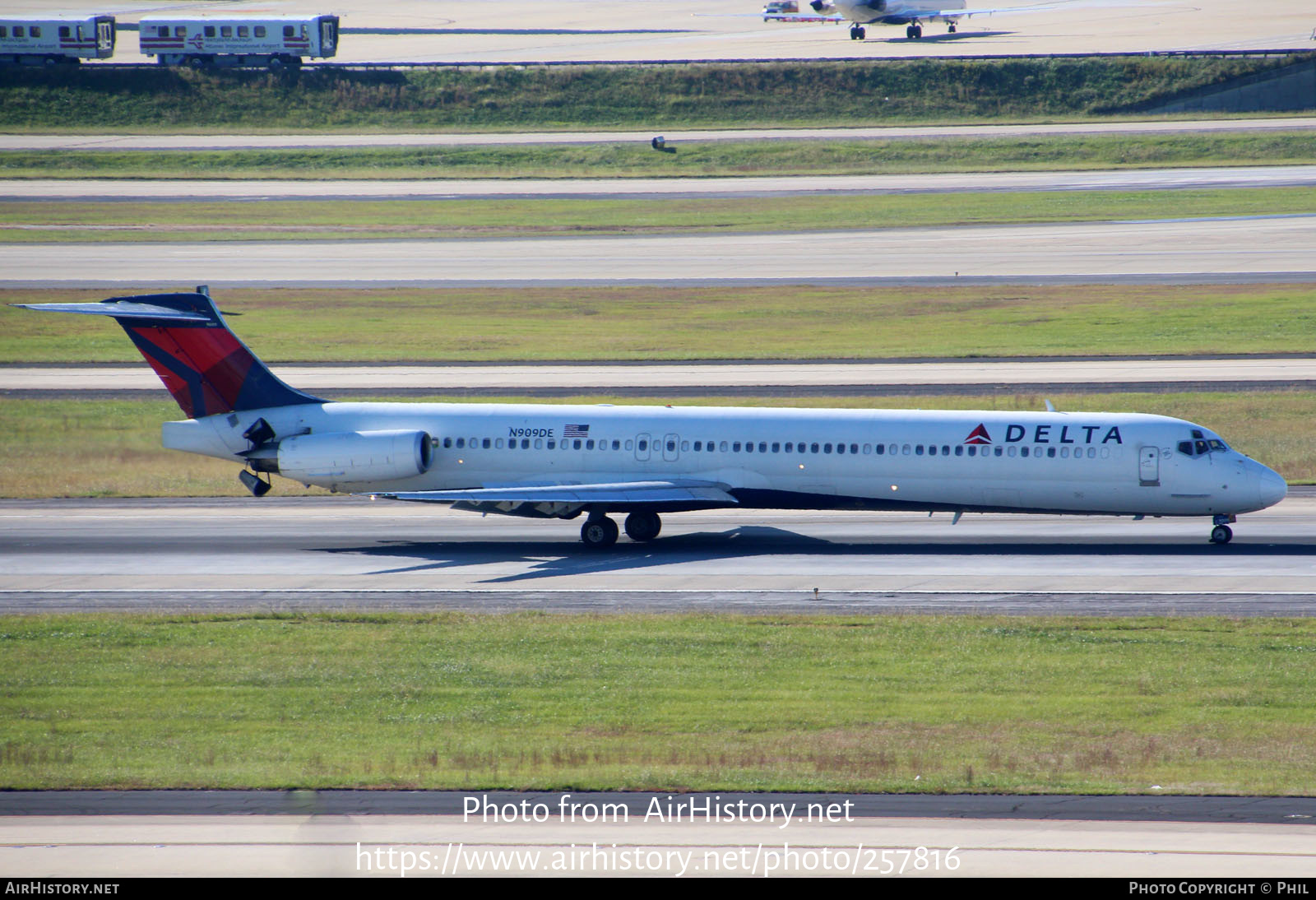 Aircraft Photo of N909DE | McDonnell Douglas MD-88 | Delta Air Lines | AirHistory.net #257816