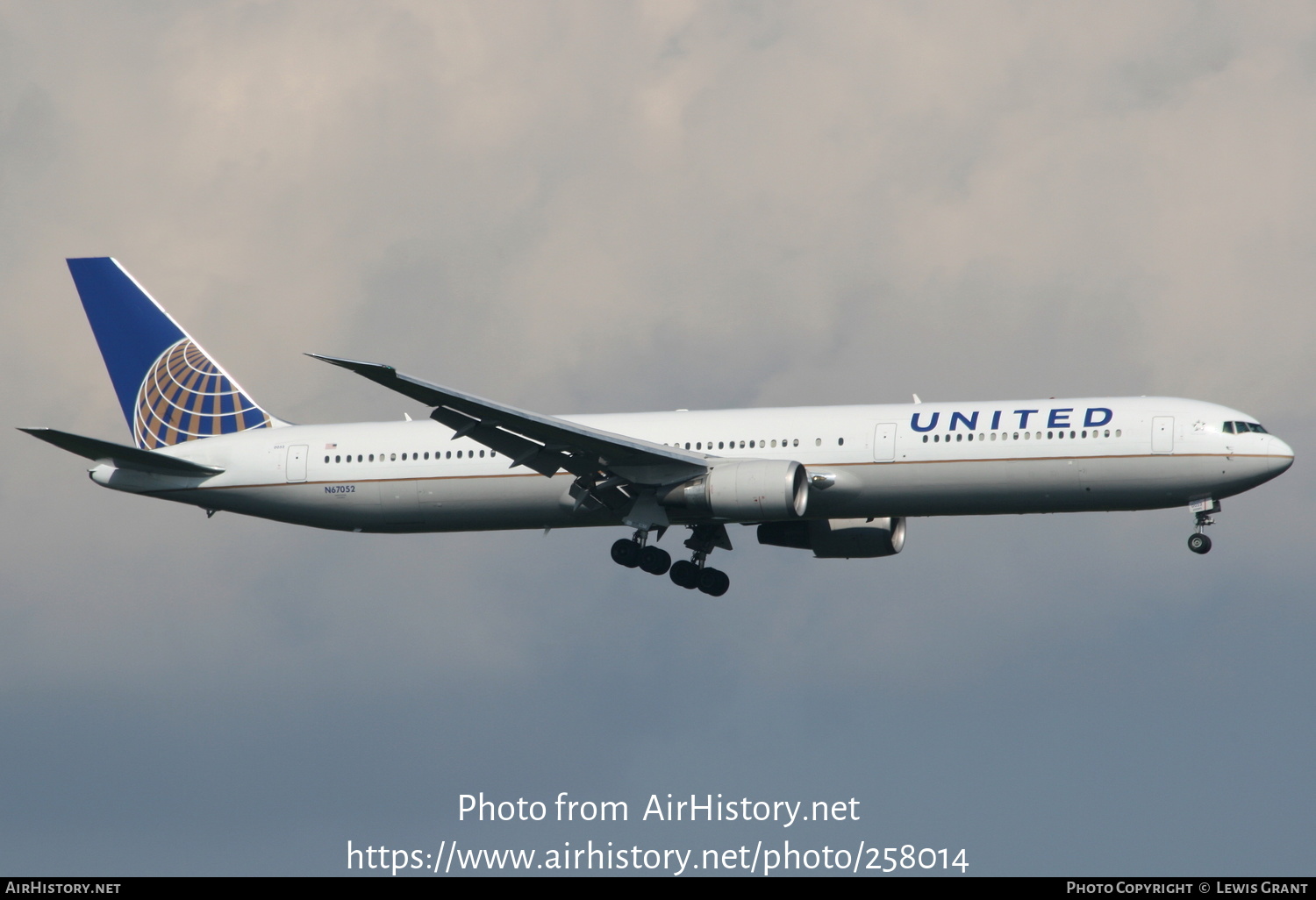 Aircraft Photo of N67052 | Boeing 767-424/ER | United Airlines | AirHistory.net #258014