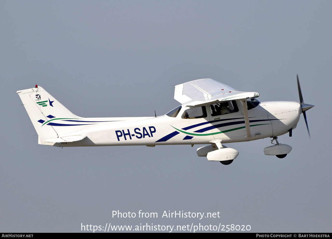 Aircraft Photo of PH-SAP | Cessna 172S Skyhawk | Stella Aviation | AirHistory.net #258020