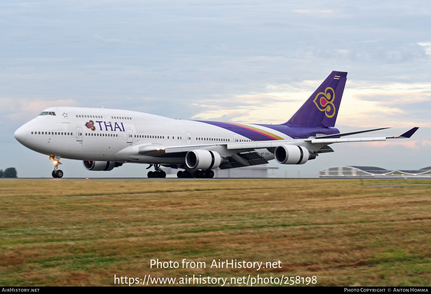 Aircraft Photo of HS-TGH | Boeing 747-4D7 | Thai Airways International | AirHistory.net #258198