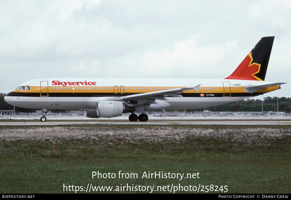 Aircraft Photo of C-FTDU | Airbus A320-212 | Skyservice Airlines | AirHistory.net #258245