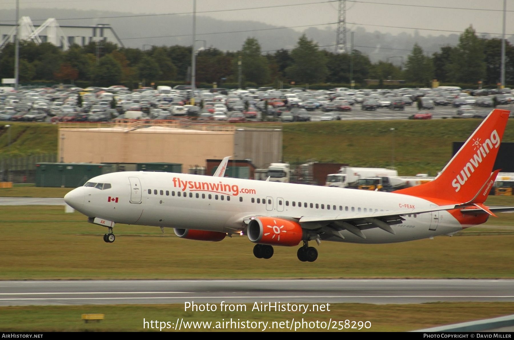 Aircraft Photo of C-FEAK | Boeing 737-86Q | Sunwing Airlines | AirHistory.net #258290