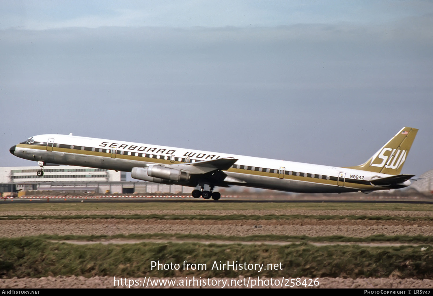 Aircraft Photo of N8642 | McDonnell Douglas DC-8-63CF | Seaboard World Airlines | AirHistory.net #258426