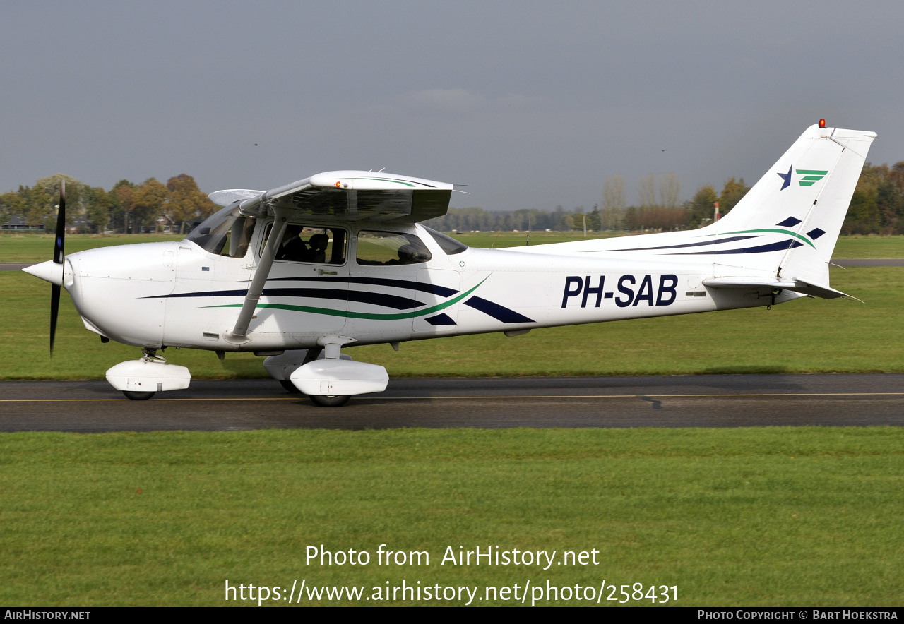 Aircraft Photo of PH-SAB | Cessna 172R Skyhawk | Stella Aviation | AirHistory.net #258431