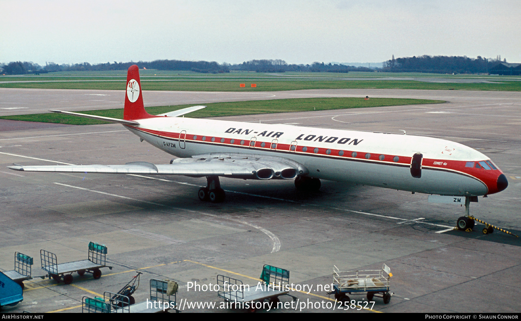 Aircraft Photo of G-APZM | De Havilland D.H. 106 Comet 4B | Dan-Air London | AirHistory.net #258527