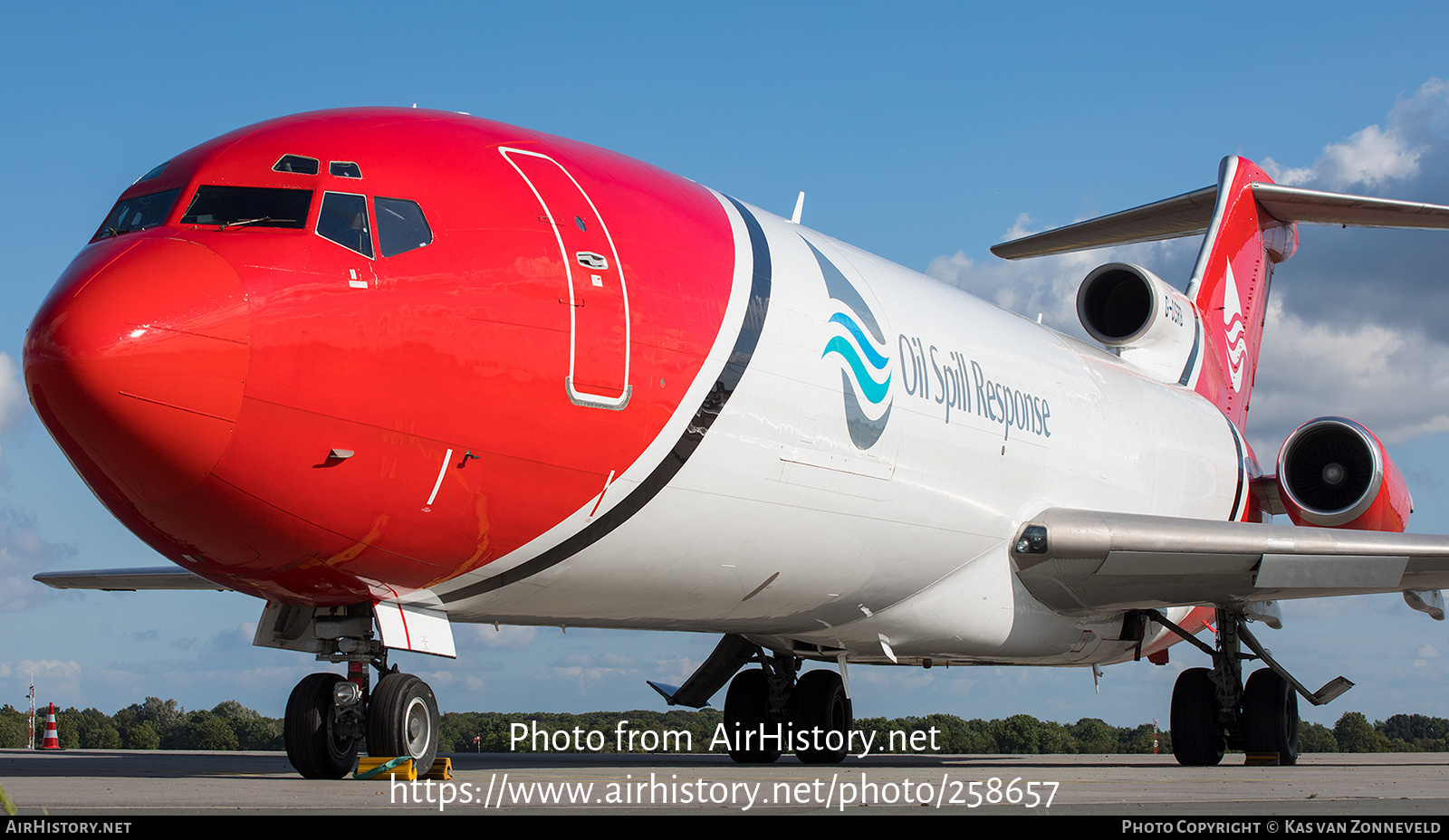 Aircraft Photo of G-OSRB | Boeing 727-2S2F/Adv(RE) Super 27 | Oil Spill Response | AirHistory.net #258657