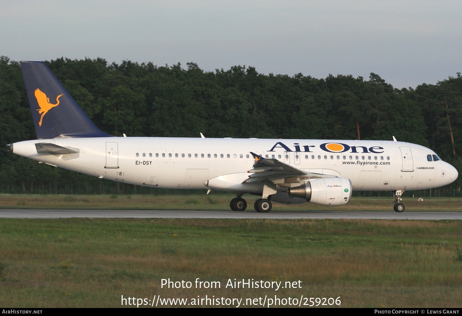 Aircraft Photo of EI-DSY | Airbus A320-216 | Air One | AirHistory.net #259206