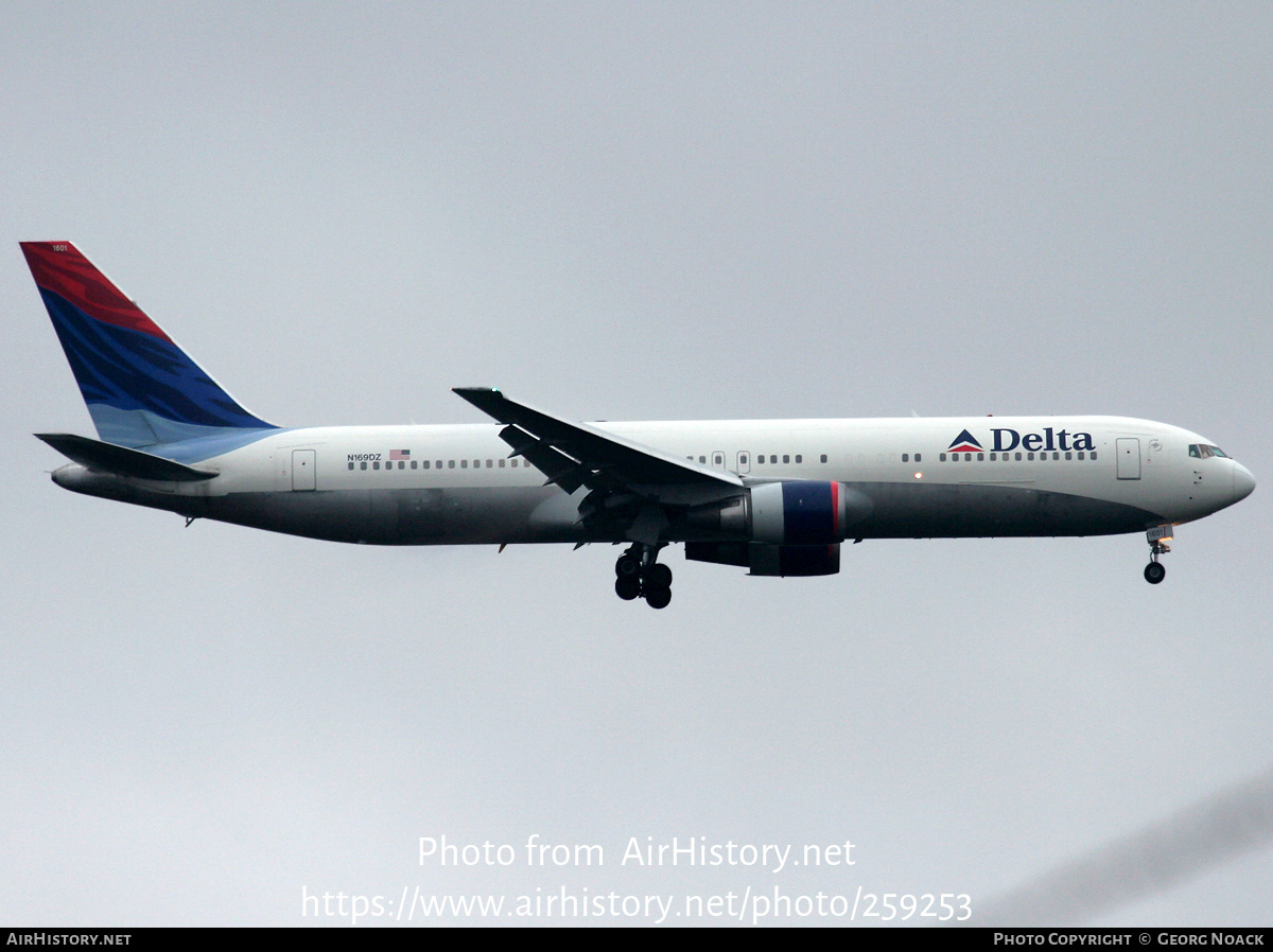 Aircraft Photo of N169DZ | Boeing 767-332/ER | Delta Air Lines | AirHistory.net #259253