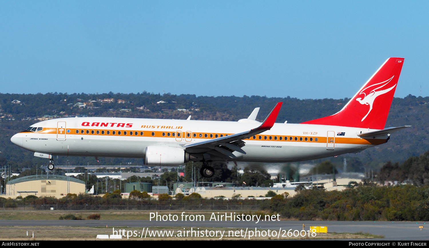 Aircraft Photo of VH-XZP | Boeing 737-838 | Qantas | AirHistory.net #260018