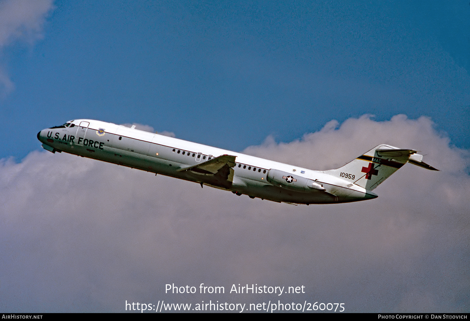 Aircraft Photo of 68-10959 / 10959 | McDonnell Douglas C-9A Nightingale (DC-9-32CF) | USA - Air Force | AirHistory.net #260075