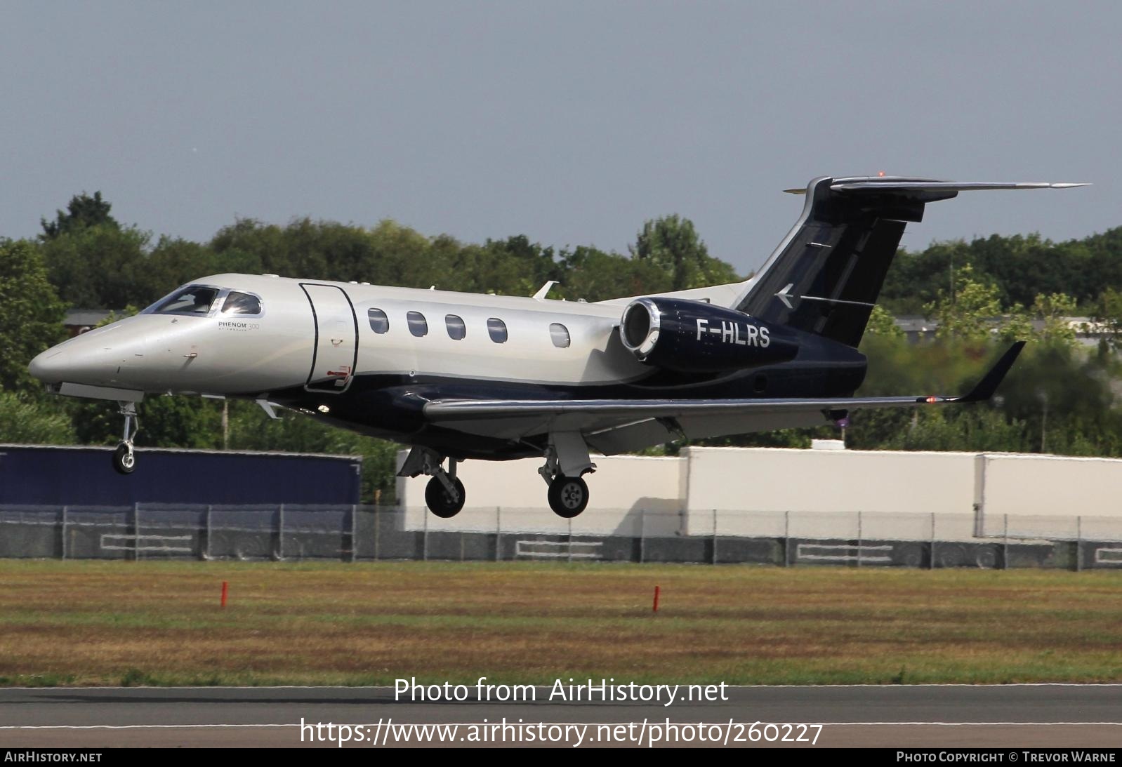 Aircraft Photo of F-HLRS | Embraer EMB-505 Phenom 300 | AirHistory.net #260227