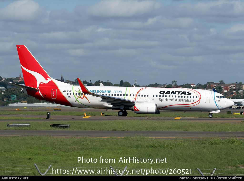 Aircraft Photo of VH-VYE | Boeing 737-838 | Qantas | AirHistory.net #260521