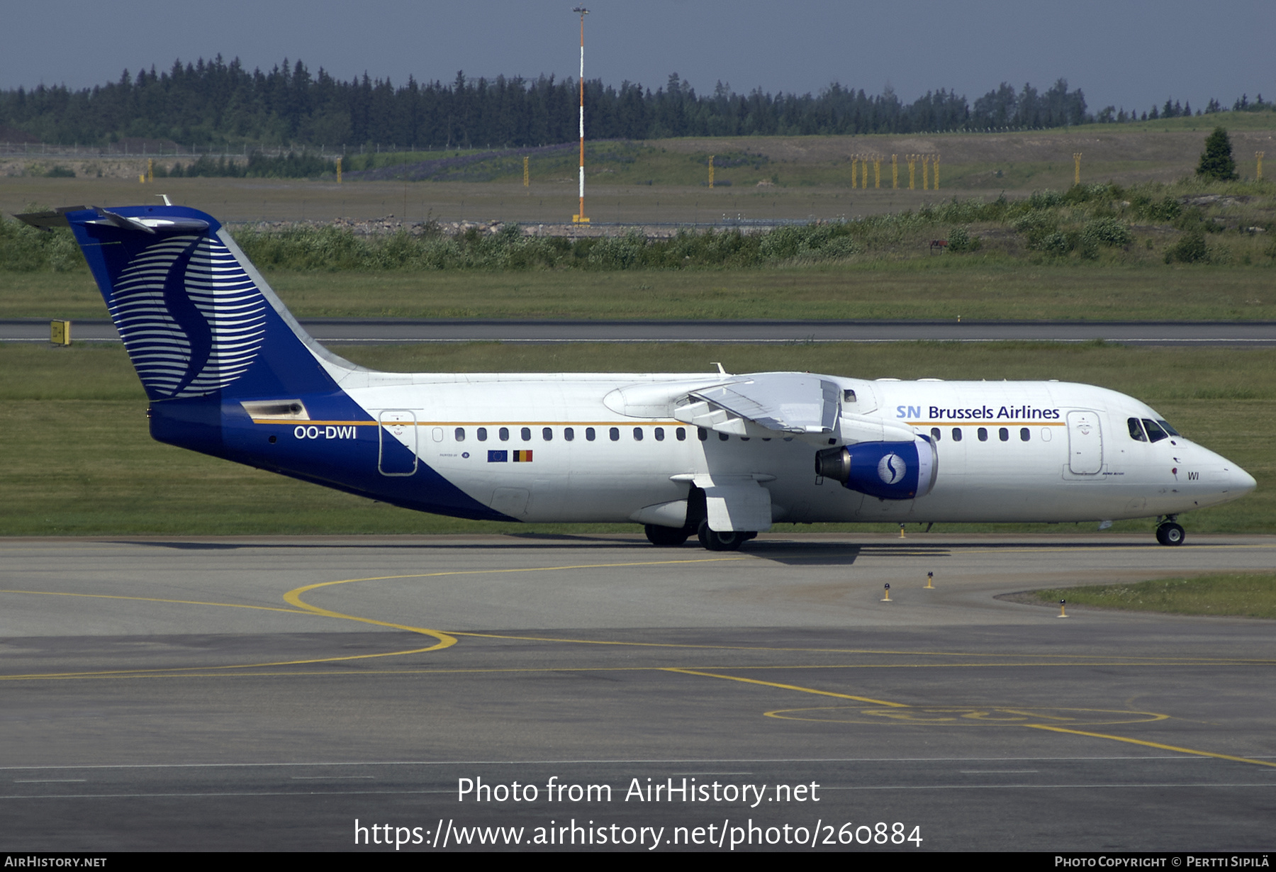 Aircraft Photo of OO-DWI | British Aerospace Avro 146-RJ100 | SN Brussels Airlines | AirHistory.net #260884