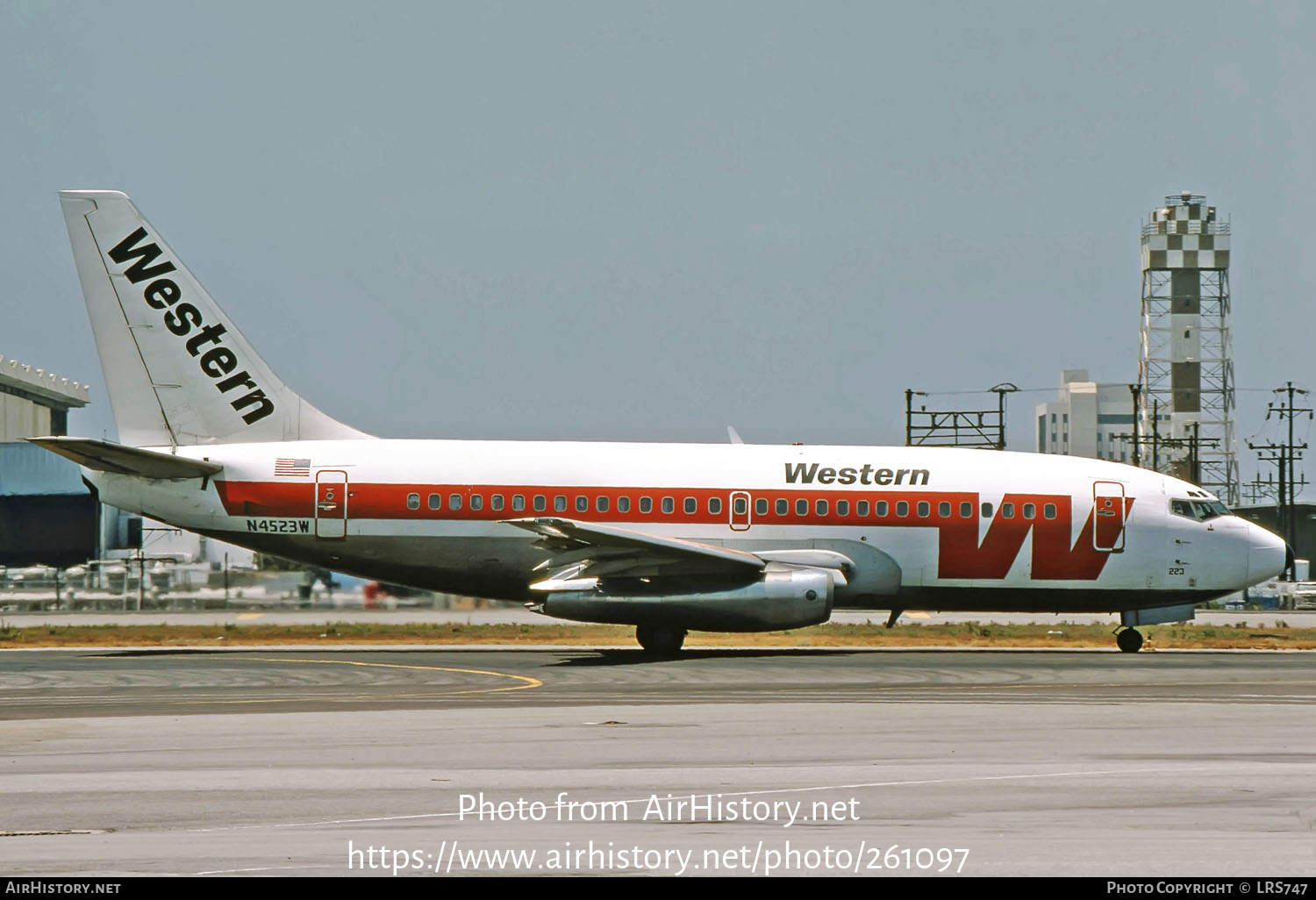 Aircraft Photo of N4523W | Boeing 737-247 | Western Airlines | AirHistory.net #261097